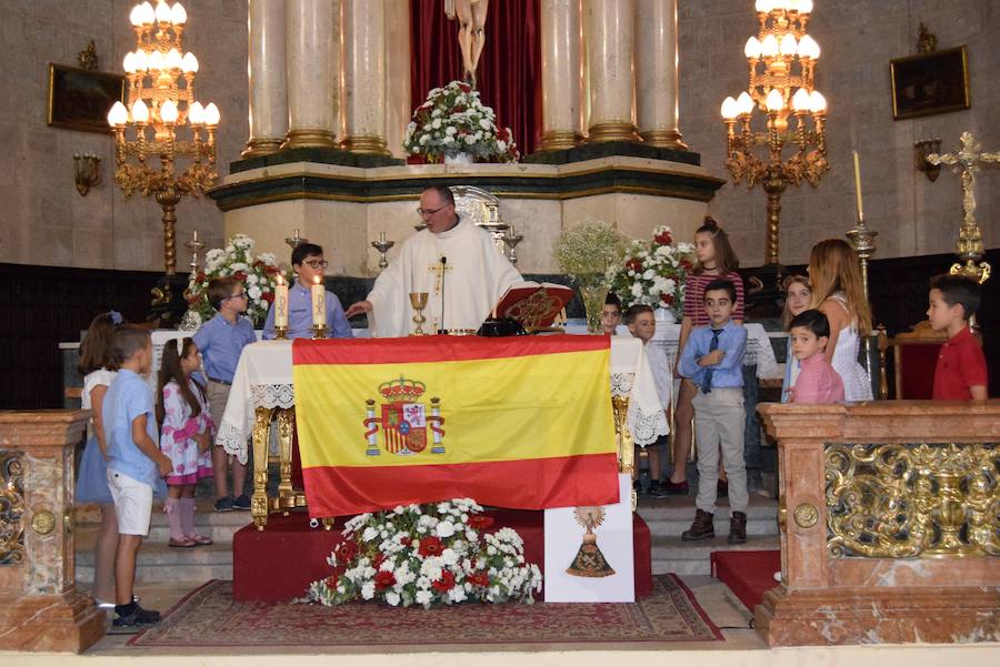 La Iglesia Mayor de Loja acogió de nuevo la celebración de la virgen del Pilar, festejo que sirvió para reconocer la labor de nueve agentes y mandos