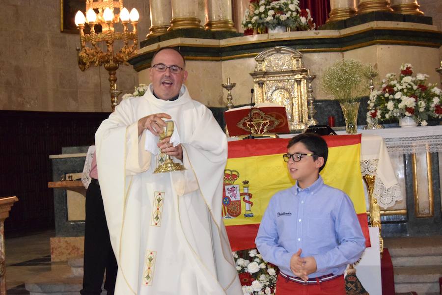 La Iglesia Mayor de Loja acogió de nuevo la celebración de la virgen del Pilar, festejo que sirvió para reconocer la labor de nueve agentes y mandos