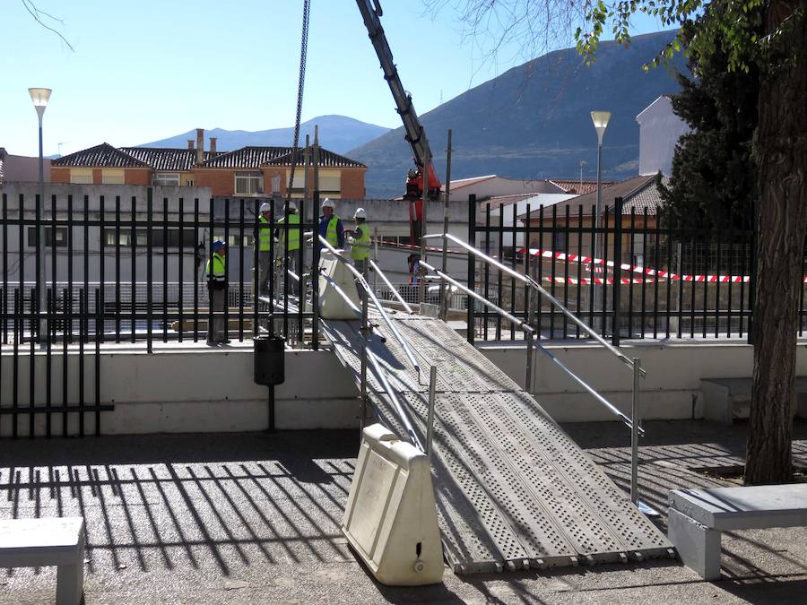 La vía nueva del AVE y la antigua se unen ya en la pedanía lojeña de Venta del Rayo