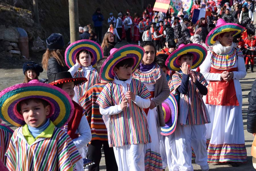 Pasacalles Escolar de Carnaval en Loja