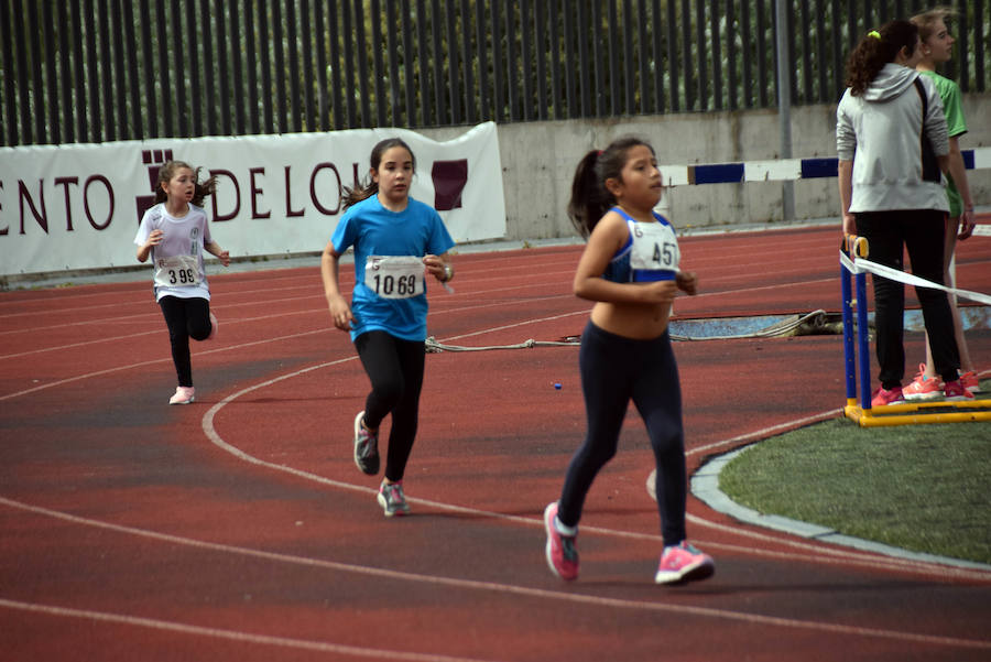 Fotos: El circuito provincial de Atletismo en Pista regresa a Loja tras varios años