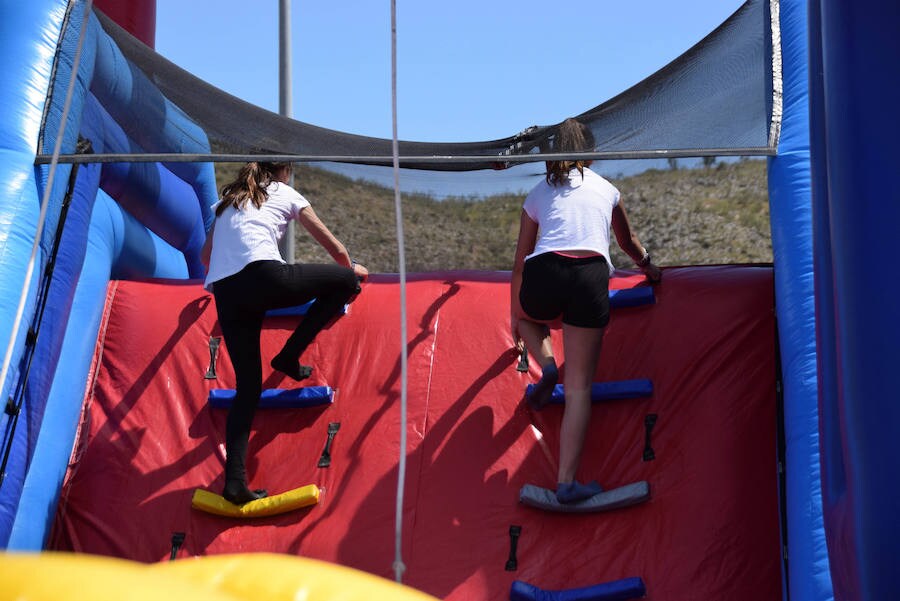 Comienzan cinco días de diversión para escolares y familias en la Ciudad Deportiva de la Joya.