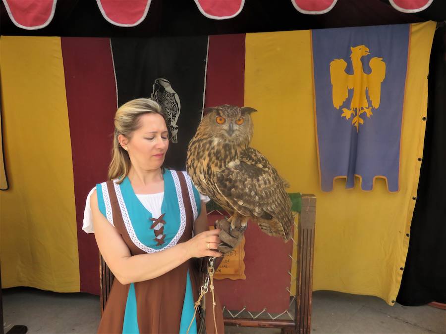 Visitamos el mercado artesano y el campamento histórico de la Alcazaba, protagonistas este fin de semana en Loja.
