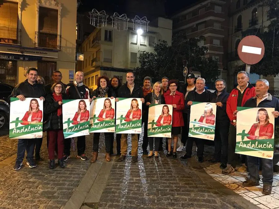 Miembros del PSOE, con el secretario general Gonzalo Vázquez. 