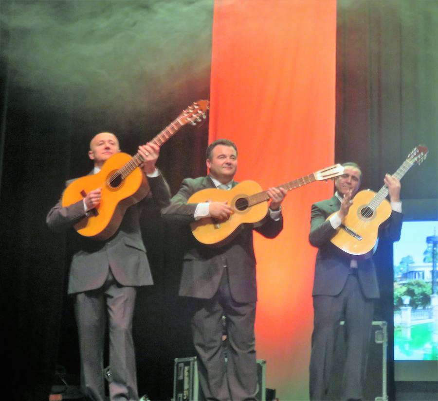 Fotos: II Gala &#039;Playback&#039; de Loja, a beneficio de la AECC