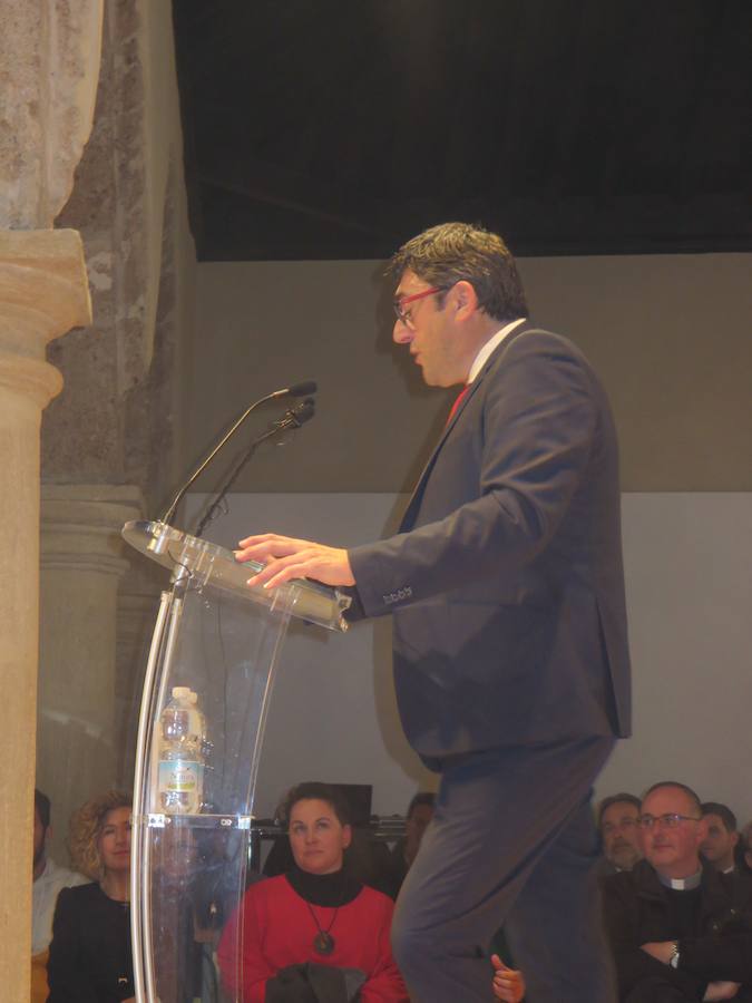La Agrupación de Hermandades y Cofradías de Loja presenta la imagen representativa de la Pasión lojeña de este año, una obra del pintor de Puente Genil Clemente Rivas.