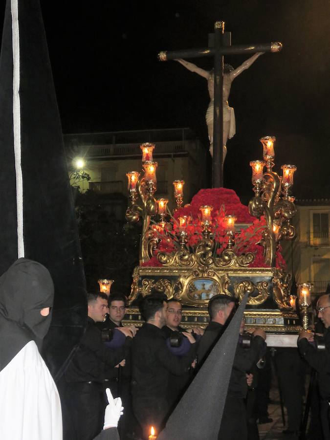 Así fue la noche del Viernes Santo lojeño. 