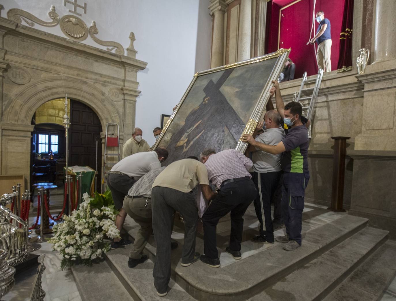 Fotos: Los fieles muestran su devoción al Cristo del Paño