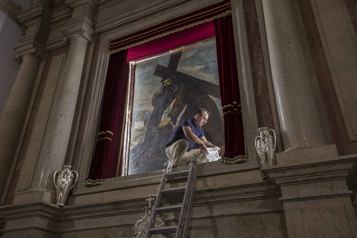 Fotos: Los fieles muestran su devoción al Cristo del Paño