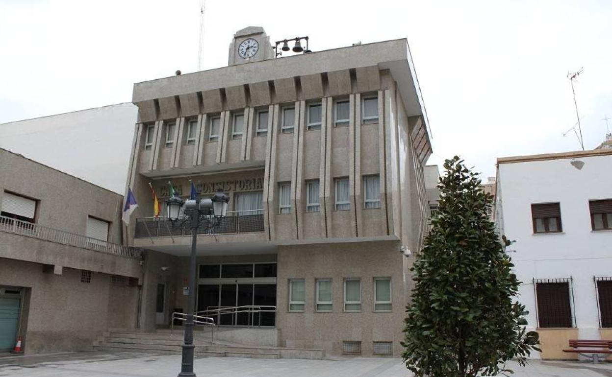 PSOE y Cs denuncian problemas en la Secretaría Municipal que están provocando una «parálisis institucional» en Roquetas