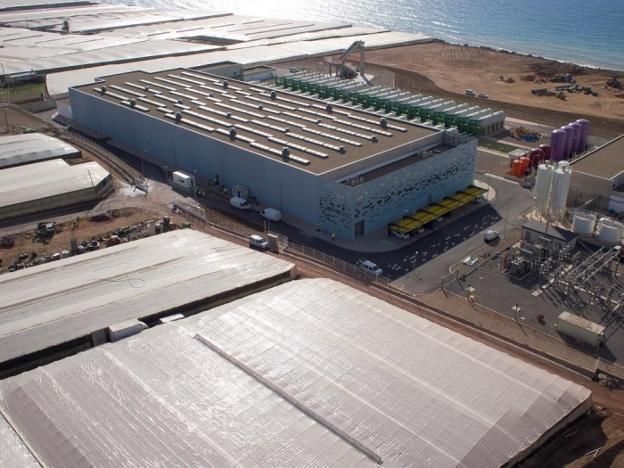 Imagen de la planta desaladora del Campo de Dalías, en Balerma. 