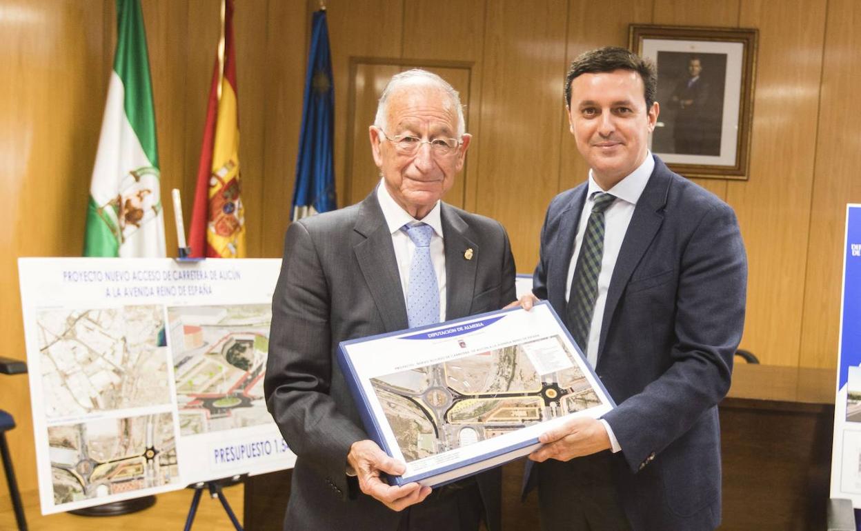 Roquetas vuelve a licitar el proyecto para unir el enlace de la Variante de Gran Plaza con Las Salinas