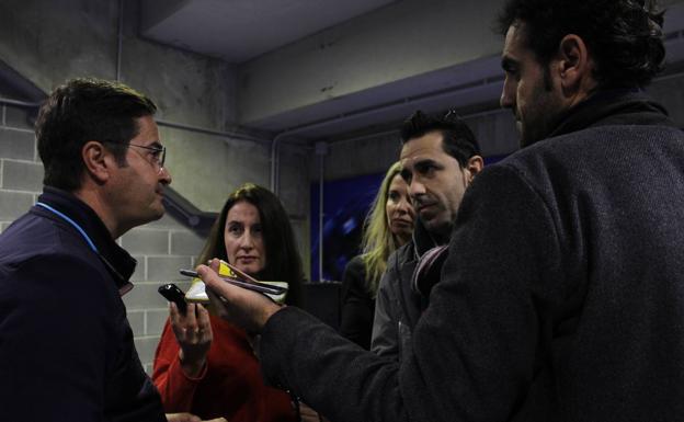 El alcalde de El Ejido defiende a Vox y mantendrá en el cargo a la concejala de Servicios Sociales