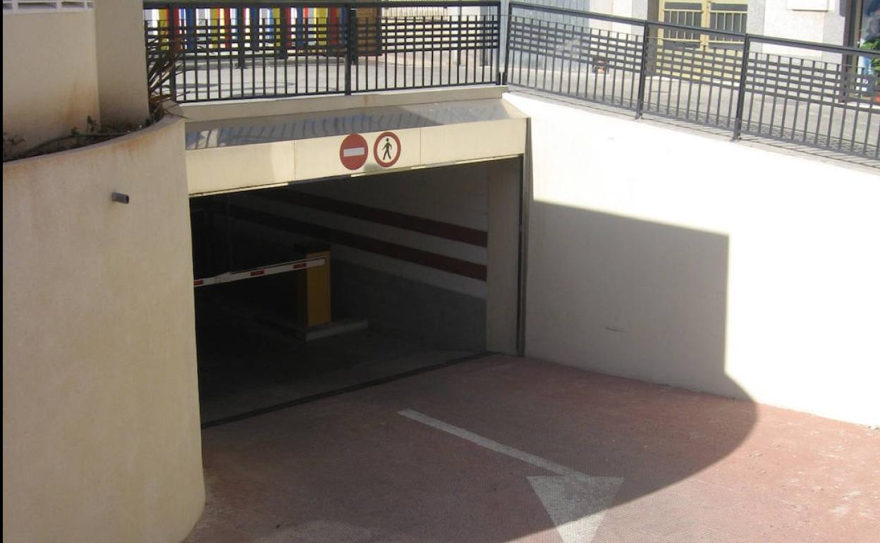 Aparcamiento subterráneo de la plaza de Luis Martín, en Roquetas centro. 