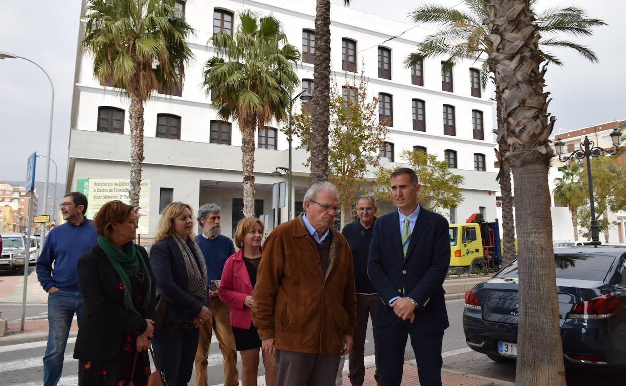 Ayuntamiento de Vícar y Junta buscan la forma de dar el último impulso al Centro de Formación