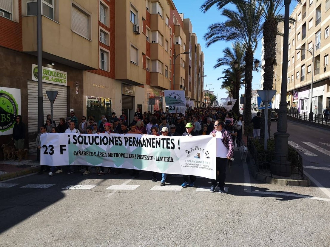 Los manifestantes exigen soluciones definitivas y no «parches». 