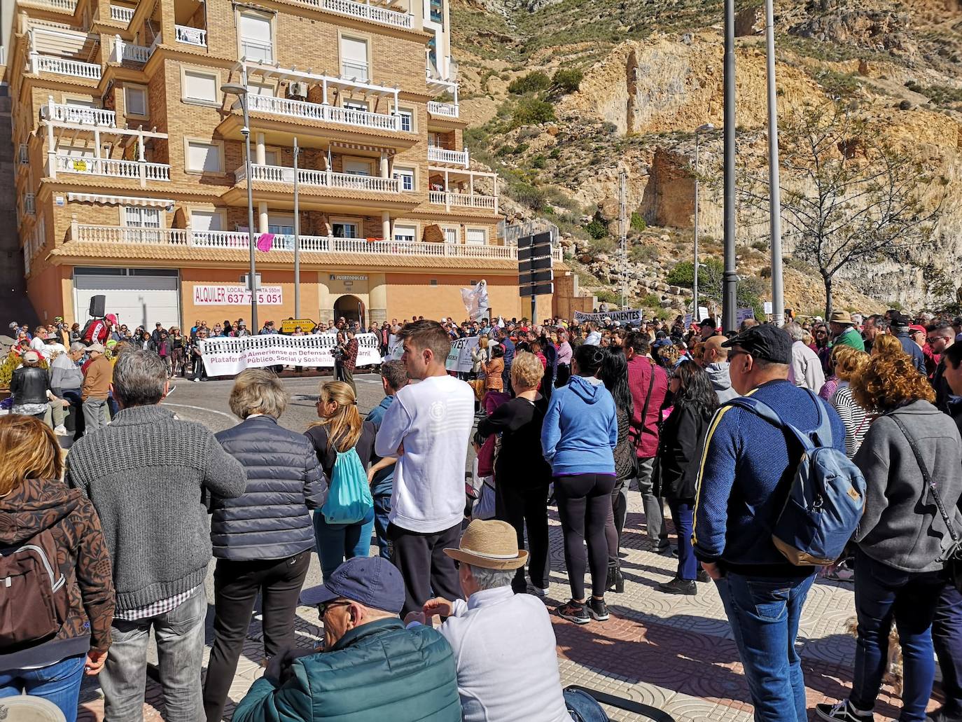 Los manifestantes exigen soluciones definitivas y no «parches». 