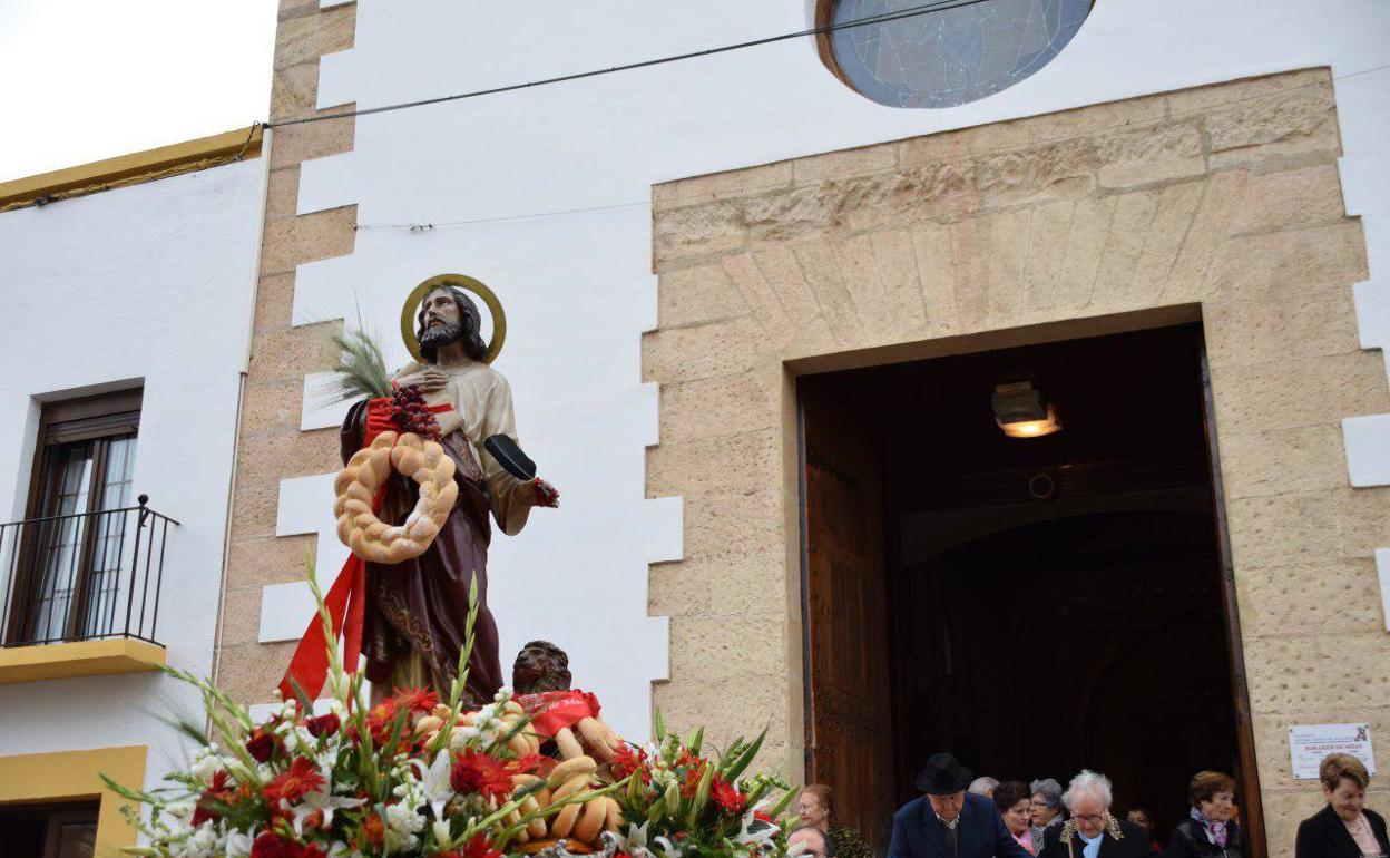 Roquetas licita un contrato para bandas de música, flores y control de las procesiones