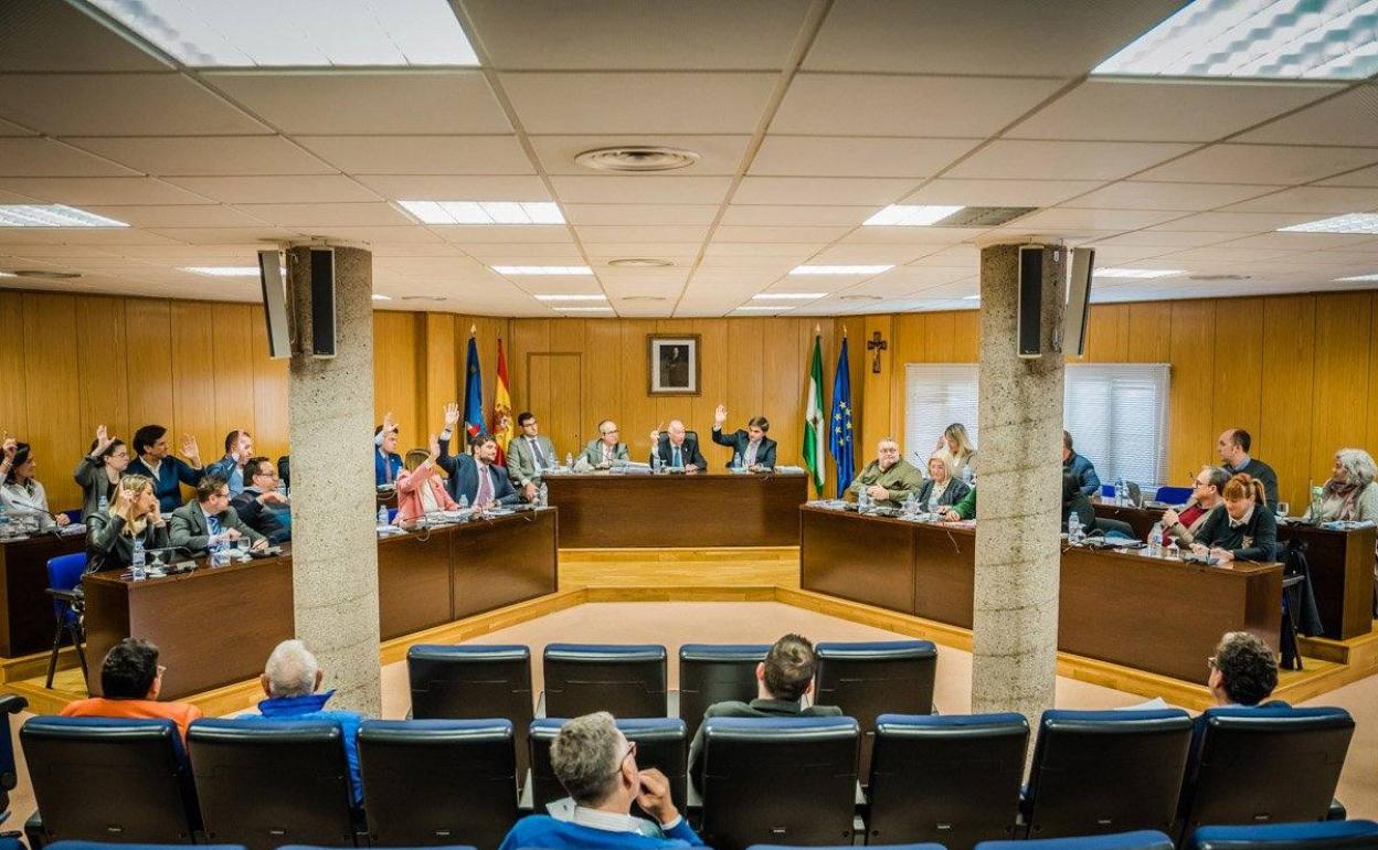 Roquetas aplaza el pleno de este mes porque dice no tener medios telemáticos seguros para celebrarlo