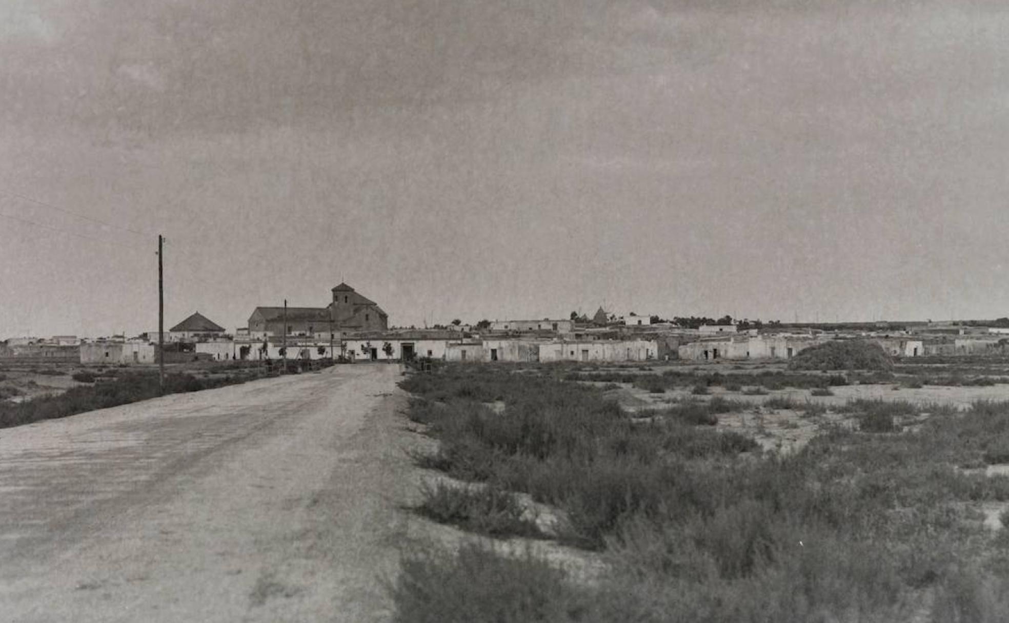 Imagen de Roquetas desde la carretera de Alicún, alrededor de 1930.