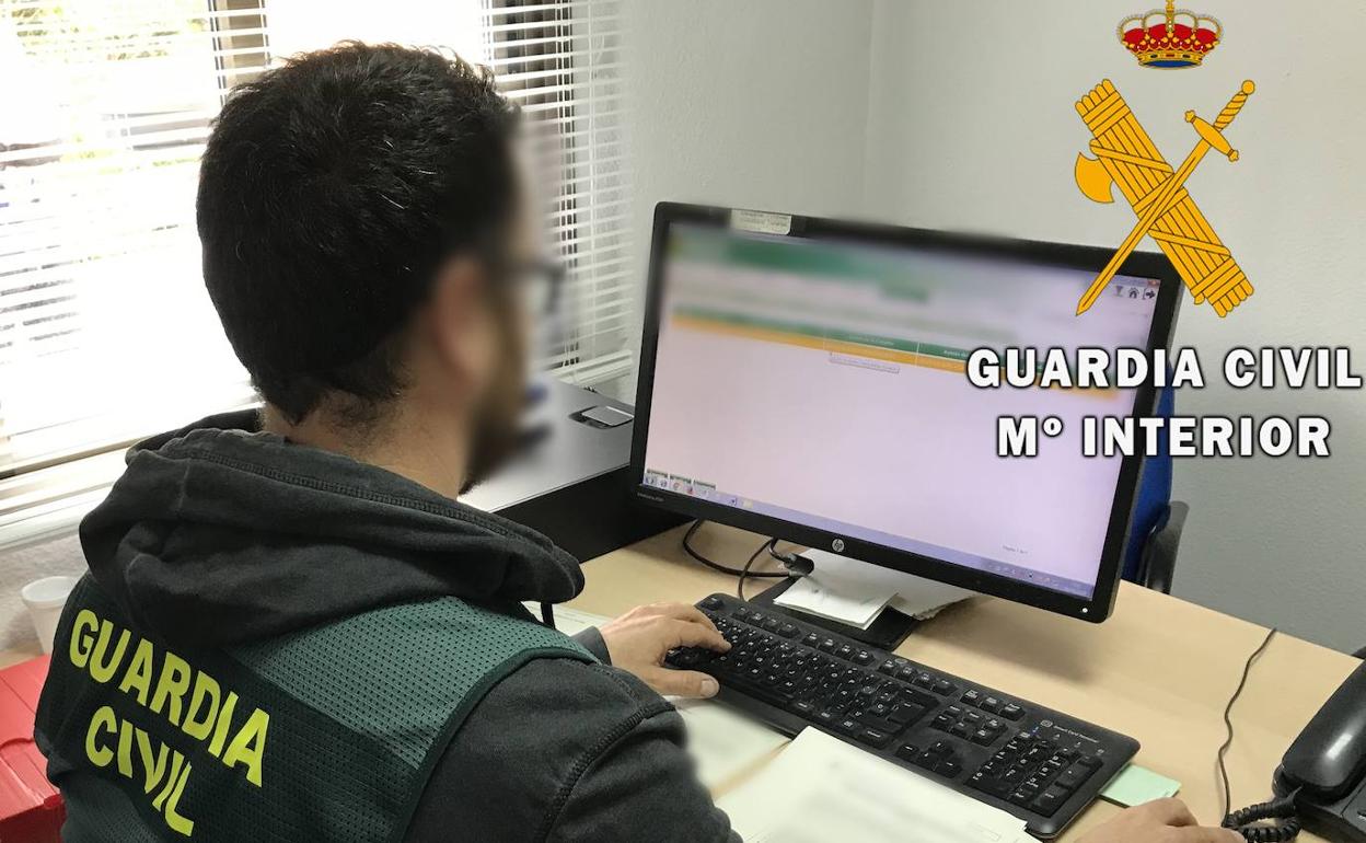 Sucesos en Almería | Detienen al autor de un delito de robo con violencia y lesiones de gravedad en una vivienda de Roquetas