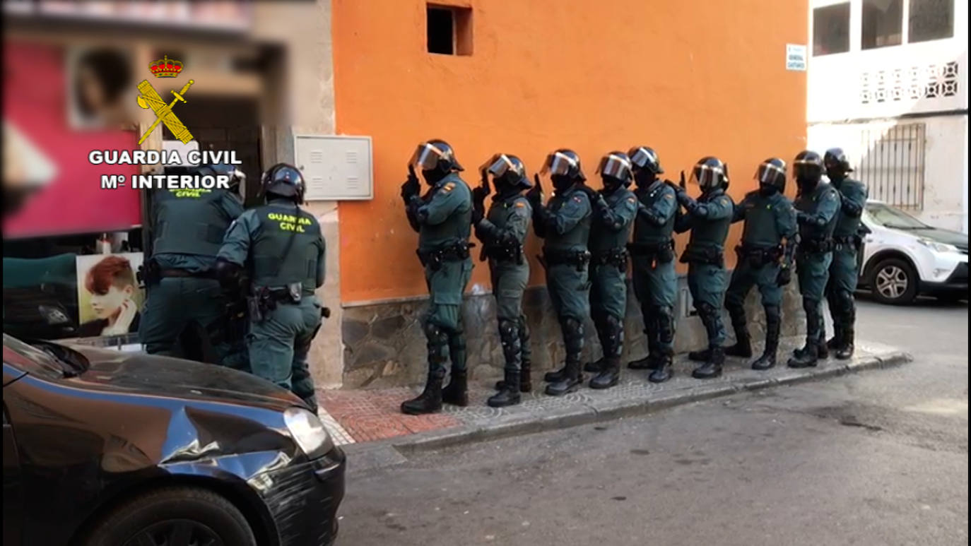 La operación ha permitido desarticular una organización delicitiva saldada con 15 detenciones. 
