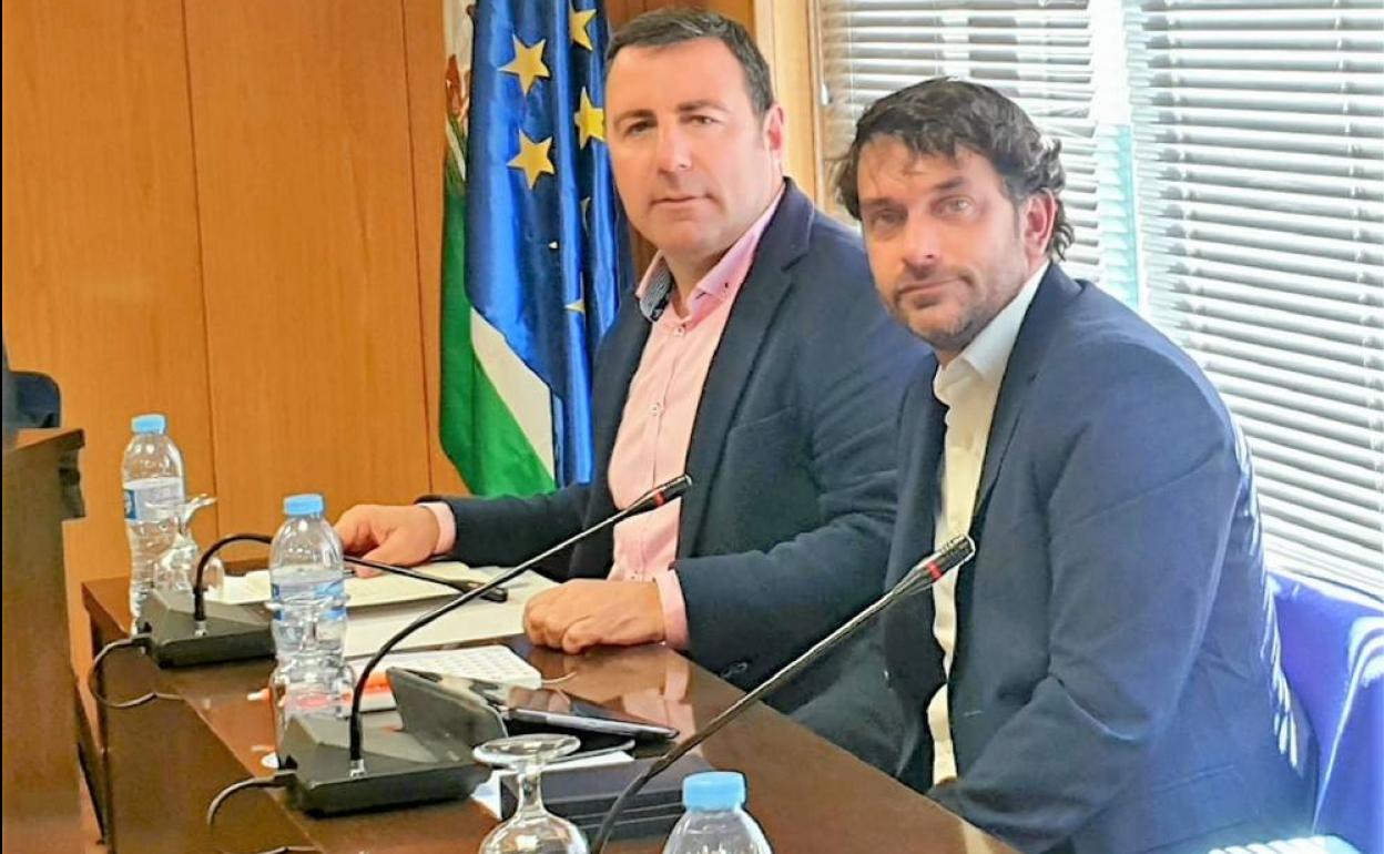 Cs reclama el refuerzo de los servicios de basura de Roquetas «en vez de llamar cerdos a los vecinos»