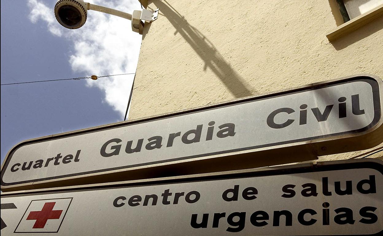 Sucesos en Almería | Se despierta y caza a un ladrón en su cuarto llevándose un televisor