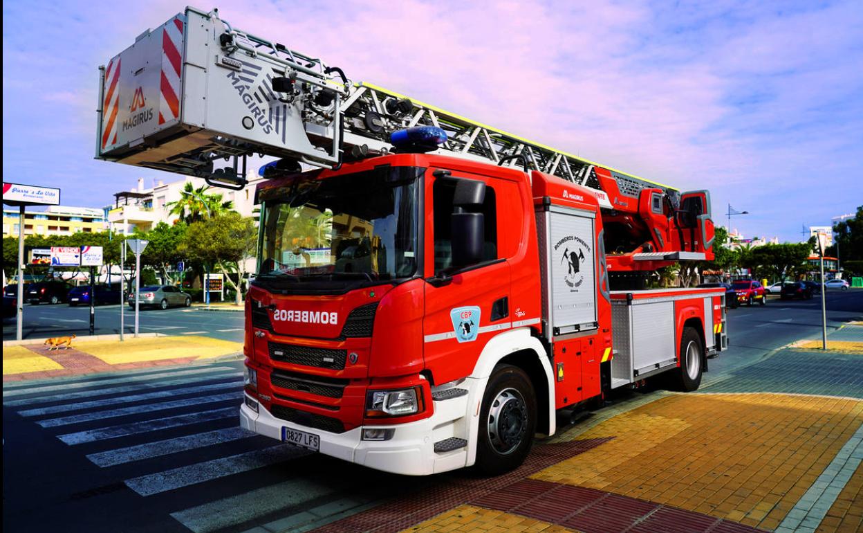 Simulacros en la 'Urba' para estrenar un nuevo camión de bomberos