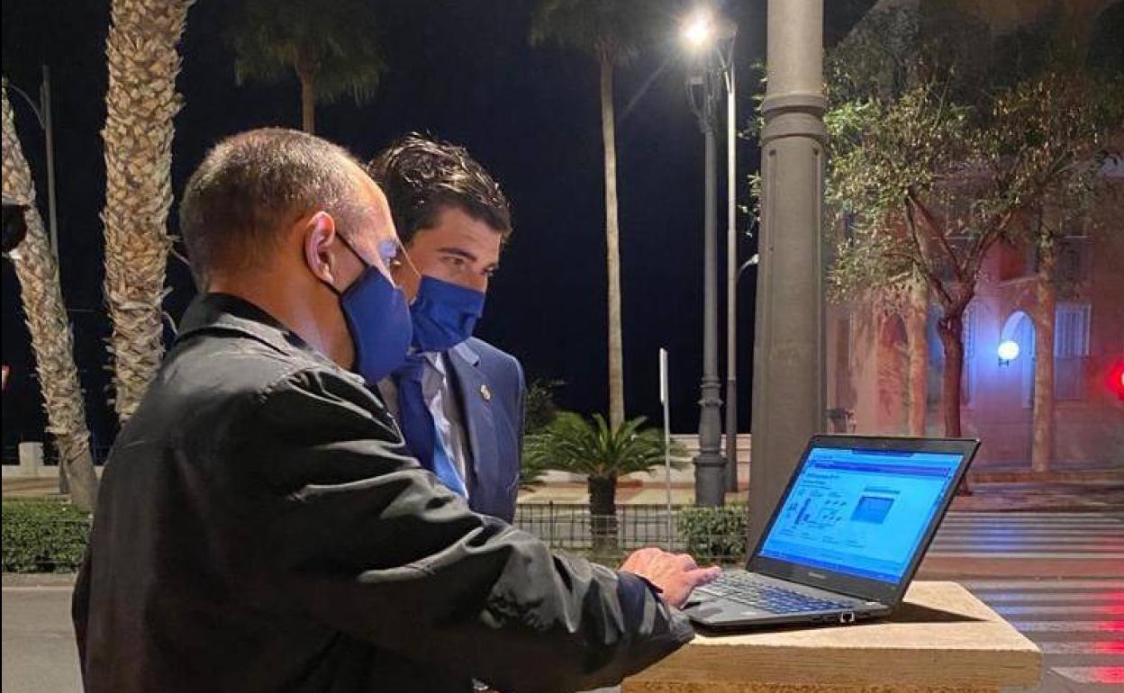 Roquetas concluye la renovación del alumbrado de sus principales avenidas