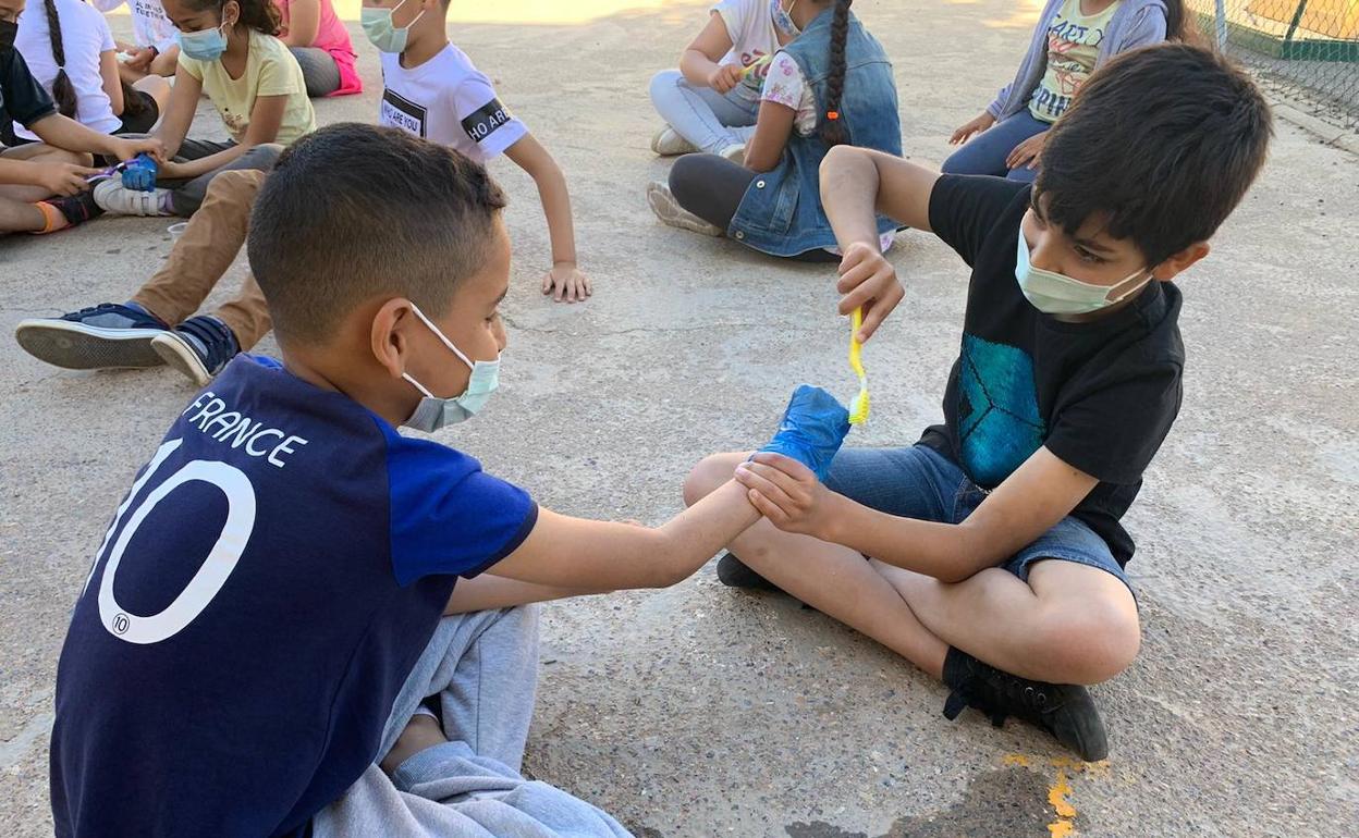 Más de 1.600 escolares participan en los talleres de salud bucodental y hábitos saludables