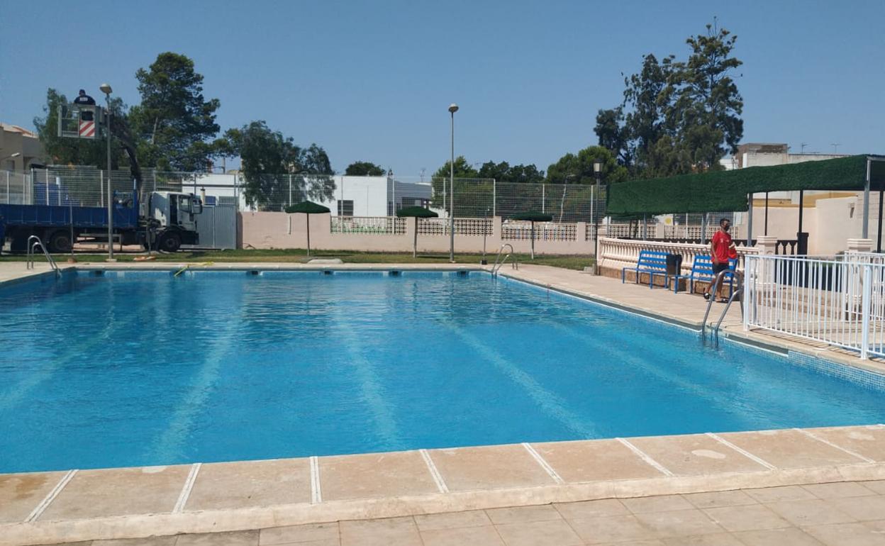 La Mojonera instala cámaras de seguridad en la piscina para combatir el vandalismo