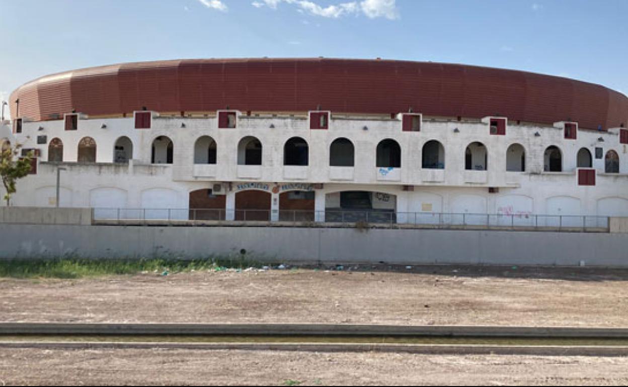 El PSOE pide cerrar los soportales de la Plaza de Toros y destinar la primera planta a usos culturales