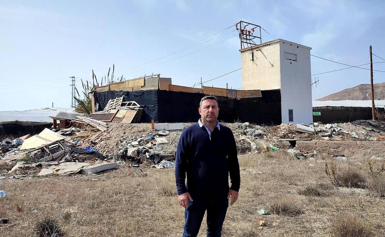 Cs alerta de la aparición de chabolas y vertederos junto al CEIP Virgilio Valdivia de Aguadulce