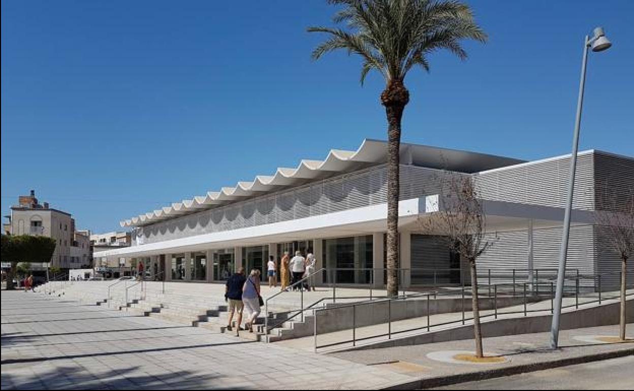 Gastronomía, conciertos y talleres protagonizan la primera Feria Marinera de Roquetas