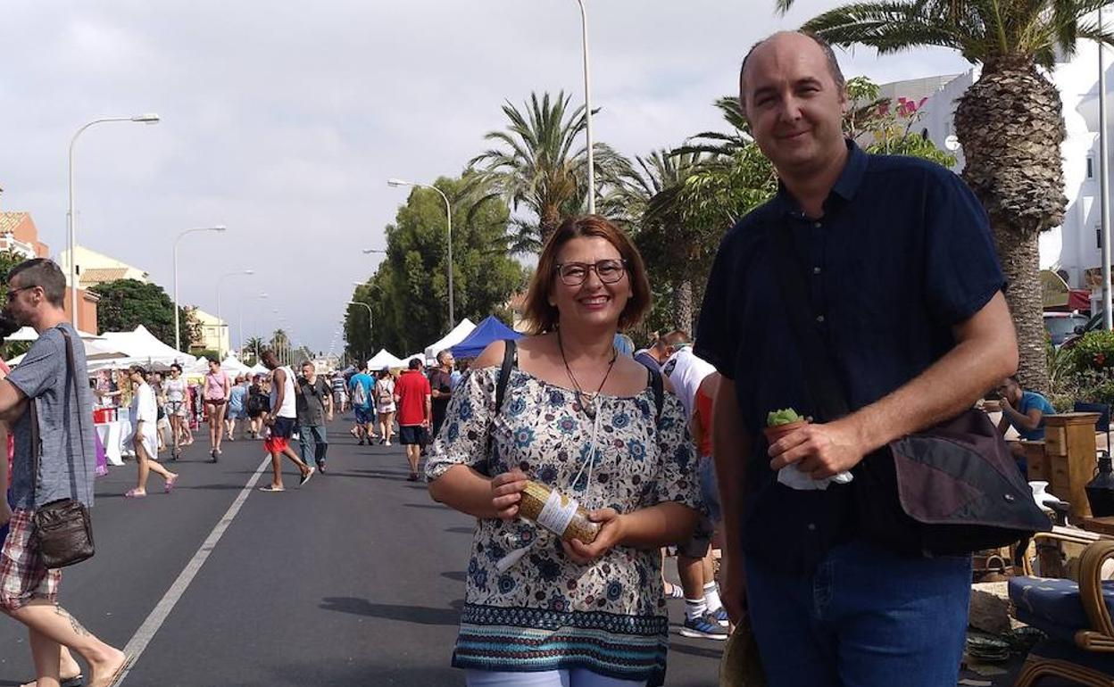 Imagen de archivo de Belén López y Juan Pablo Yakubiuk, en un acto de campaña. 