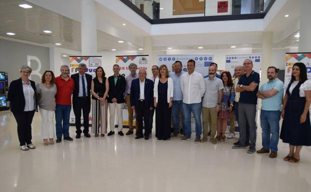 La ministra de Educación visitó el centro al finalizar el pasado curso. 