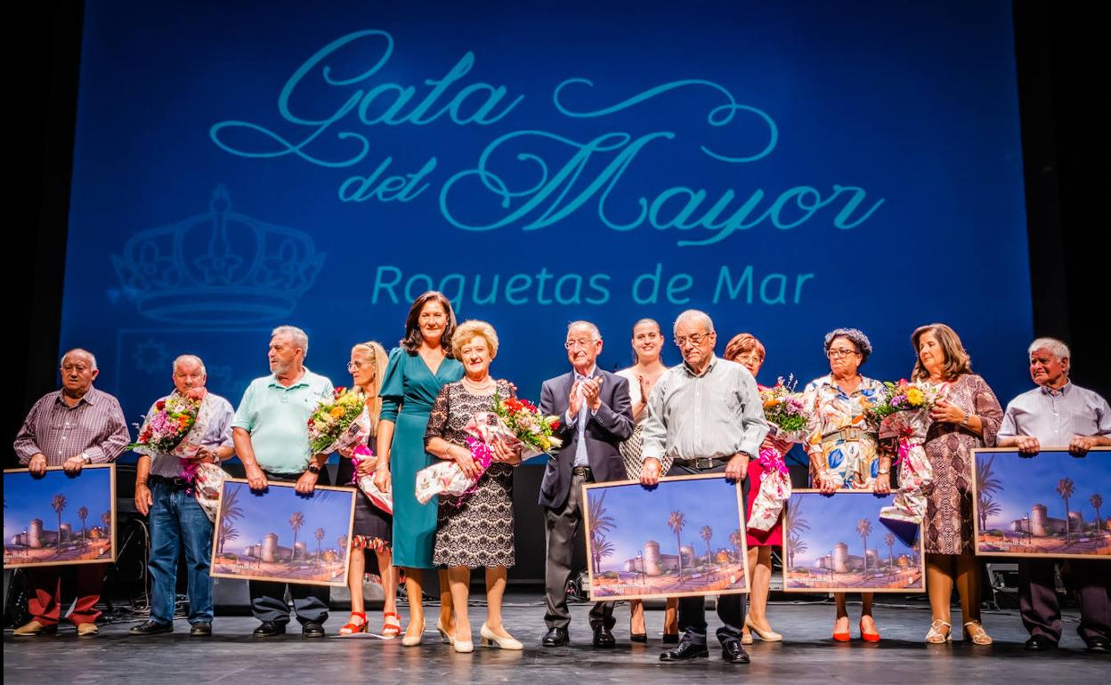 Día grande en las fiestas de Roquetas con la Virgen del Rosario como protagonista