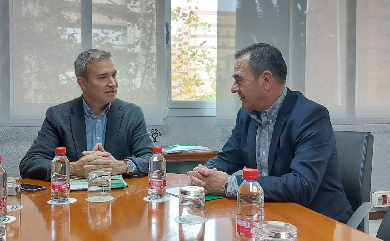 La Mojonera plantea a la Junta abrir un centro de emprendimiento en una parte del Mercado de Abastos