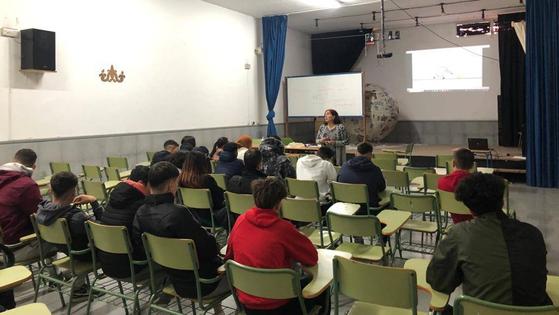 Vícar combate las drogas con nueve talleres para alumnado de ESO y FP Básica