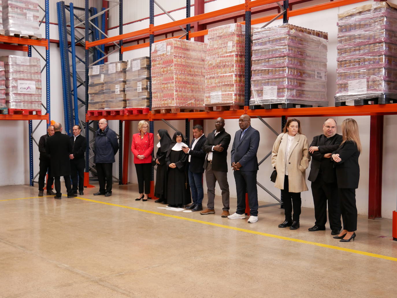 La reina Sofía visita el Banco de Alimentos en Roquetas