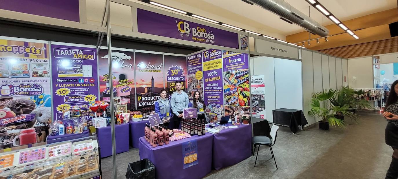 Así es la Feria Outlet del comercio local de Roquetas
