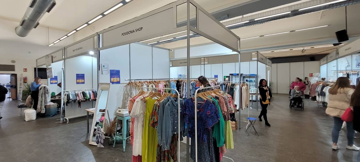 Así es la Feria Outlet del comercio local de Roquetas