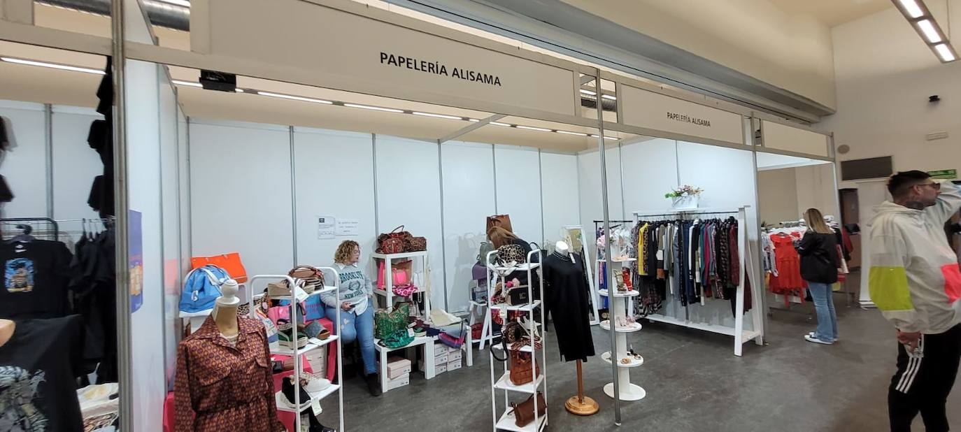 Así es la Feria Outlet del comercio local de Roquetas