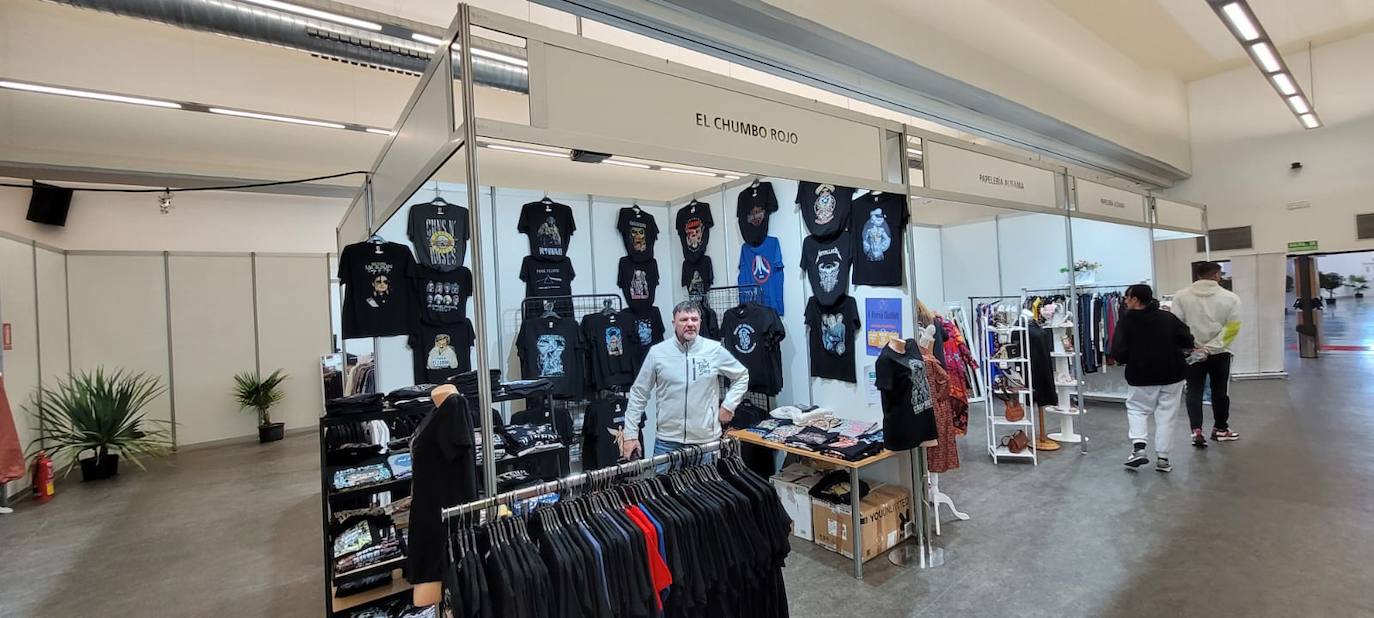 Así es la Feria Outlet del comercio local de Roquetas