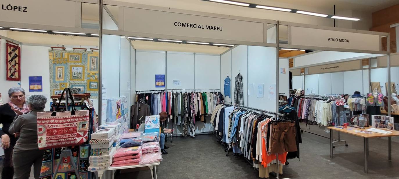 Así es la Feria Outlet del comercio local de Roquetas