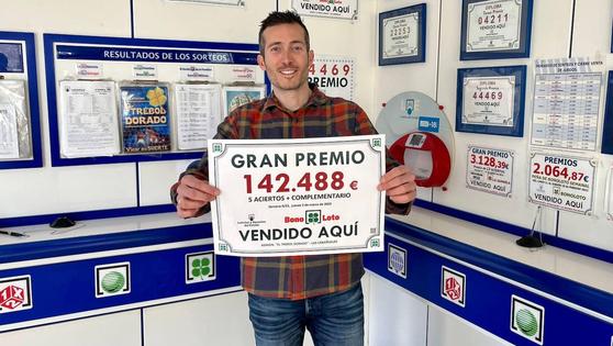 El Trébol Dorado vuelve a repartir suerte en Vícar con un nuevo premio de la Bonoloto