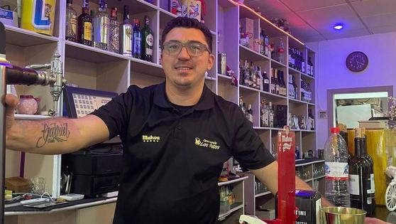Marcel Maya será el candidato de Roquetas de Libres, el partido de la ex de Vox Luz Belinda Rodríguez