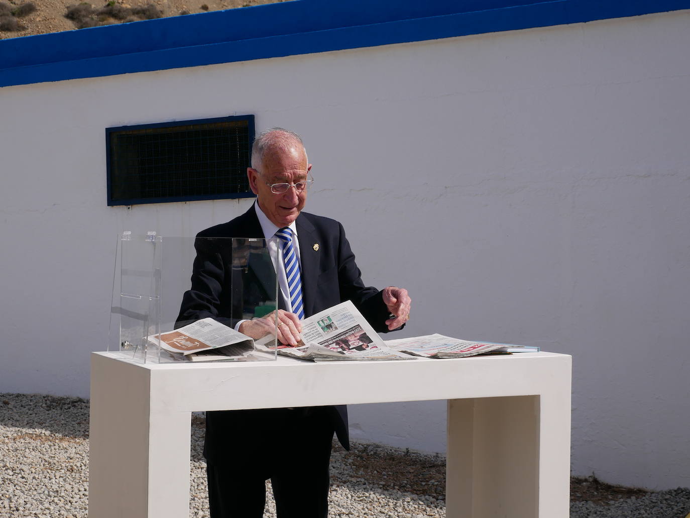 Moreno Bonilla pone la primera piedra de la conexión de Roquetas con la desaladora