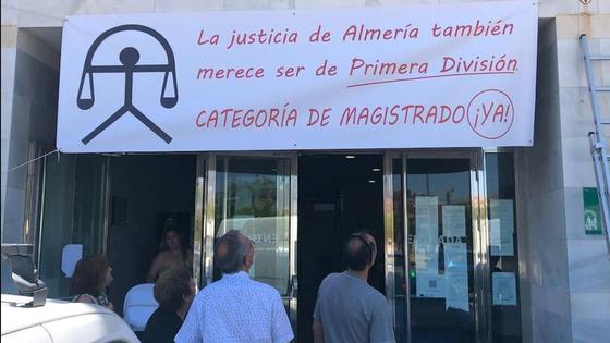 El Gobierno inicia el trámite para elevar la categoría de los juzgados de Roquetas